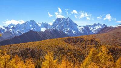 ФОТОФАКТ: Гора Байман в Китае - прекрасное место для альпинистов и любителей пеших горных прогулок