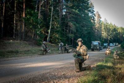 Латвийские ополченцы учатся воевать в окрестностях Даугавпилса