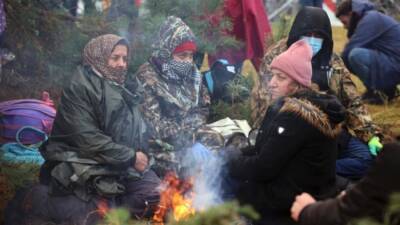 Тысячи беженцев застряли на польско-белорусской границе