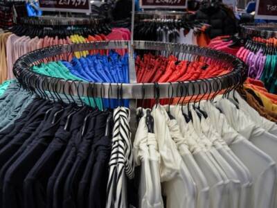 В России предсказывают закрытие магазинов одежды