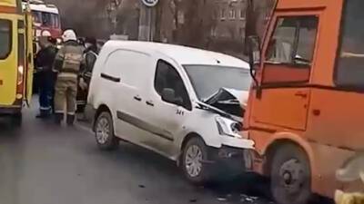 В Нижнем Новгороде в ДТП с маршруткой пострадали три человека