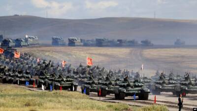 Россия перебрасывает все больше танков к границе с Украиной