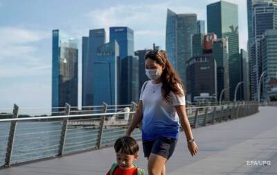В Сингапуре больше не будут бесплатно лечить непривитых от COVID