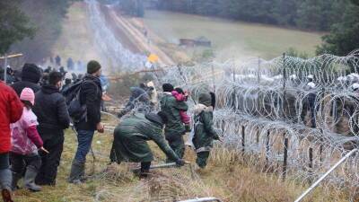 В Кремле заявили об обеспокоенности ситуацией с мигрантами на границе Белоруссии и Польши