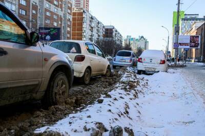 «Фестиваль снежного уродства»: водители раскритиковали уборку дорог и парковок в Новосибирске