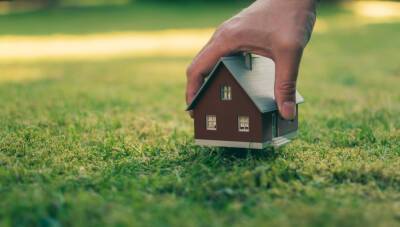Новый закон о продаже земли с домом: разъяснение юристов