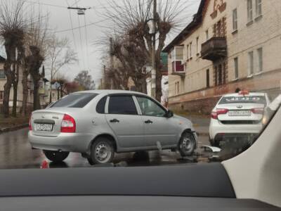 В рязанской Горроще автомобиль такси попал в ДТП