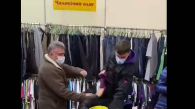 Покупатели устроили битву за футболку в секонд-хенде Одессы: видео драки