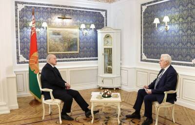 Лукашенко дал интервью главреду журнала «Национальная оборона» Игорю Коротченко