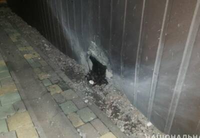 В Ровно во двор бизнесмена бросили гранату (фото)