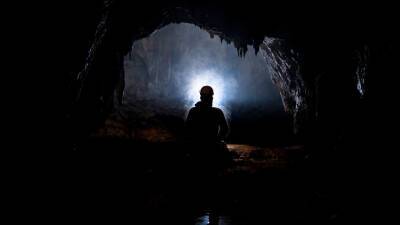 Рухнувший в пещеру спелеолог сломал челюсть и два дня ждал спасателей (ВИДЕО, ФОТО)