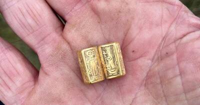 Меньше наперстка. В Британии обнаружили золотую Библию, связанную с королем Ричардом III