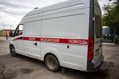 17-летний подросток попал в реанимацию после уличной драки с прохожим в Новосибирске