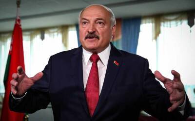 Лукашенко: бороться сегодня против мигрантов танками – это шантаж