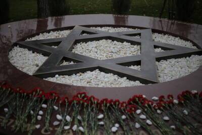 В центре Волгограда установили первый памятник жертвам Холокоста