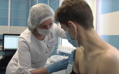 Обязательная вакцинация в Украине: Минздрав расширил список профессий, которых заставят сделать прививку