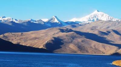 ФОТОФАКТ: Ямдрок Цо - священное озеро в тибетских горах Китая