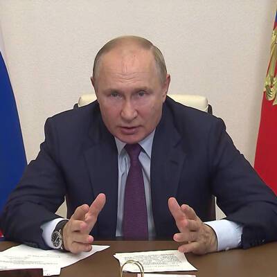 Путин проводит оперативное совещании с членами Совбеза России