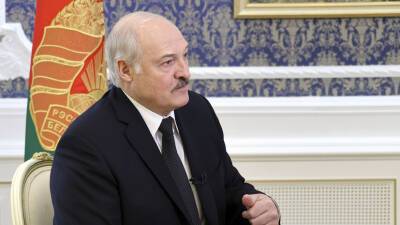 Лукашенко заявил об отсутствии у Белоруссии намерения нападать на Польшу