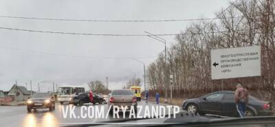 На Ряжском шоссе Рязани произошло ДТП, на месте заметили реанимацию