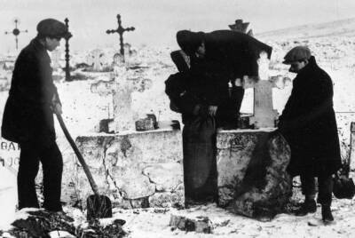 «Будете жить на земле мертвых»: к чему привела массовая ликвидация кладбищ в СССР - Русская семерка