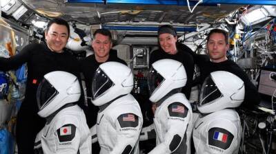 Астронавты SpaceX вернулись на Землю после полугодовой миссии