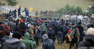 Потоки мигрантов из Беларуси могут хлынуть в Украину, — посол
