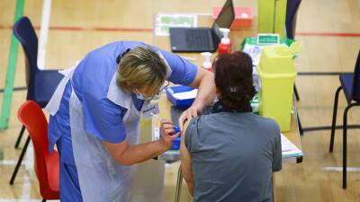 Великобритания введет обязательную вакцинацию медперсонала от коронавируса