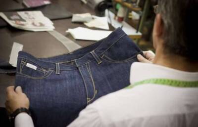 На что нужно обращать внимание при выборе джинсов, если хочется приобрести качественные штаны