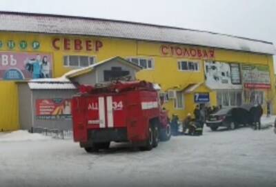 В Печоре пожарные спасли ребенка из загоревшейся машины