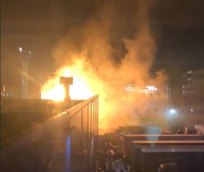 Видео: высокое пламя охватило сауну в Переулке Челиева