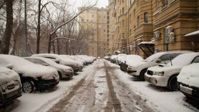 Автоэксперт назвал наиболее опасные для езды зимой машины