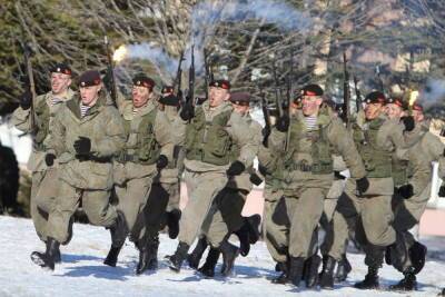 Более 10 тысяч военных совершили марши на южные полигоны для участиях в зимних учениях