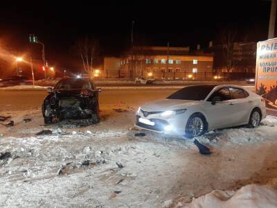 Водитель Kia Rio попал в реанимацию после тройного ДТП в Новосибирске