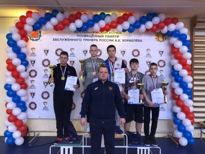 Пять медалей всероссийского турнира завоевали борцы из Липецка