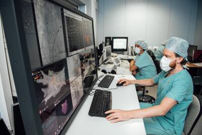 В Новосибирске хирурги клиники Мешалкина сделали 1000-ю операцию на сердце с помощью робота