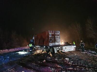 Водитель Hyundai погиб в лобовом ДТП на трассе М9 в Тверской области