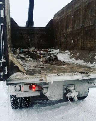 Госэконадзор задержал водителя за сброс строительного мусора в Курголово