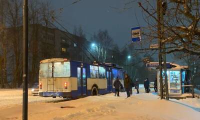 В Петрозаводске троллейбус загорелся во время движения