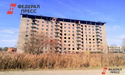 В Новосибирске школьница упала с высоты седьмого этажа и выжила