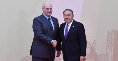 Александр Лукашенко лично поздравил Назарбаева с 30-летием со дня избрания на высший государственный пост