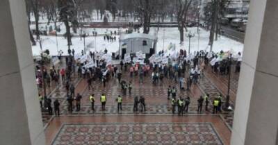 Силовики, мирные ФОПы и речь Зеленского — странный «госпереворот» в Киеве