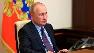 Путин поручил выделить дополнительные деньги для бюджетников
