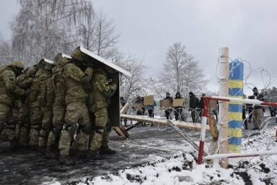 Украина провела учения по отражению штурма границы