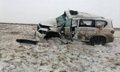 Водитель внедорожника разбился насмерть в страшном ДТП с большегрузом на тюменской трассе