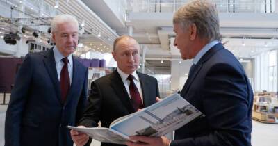 Путин посетил выставку исландского художника в Доме культуры "ГЭС-2"