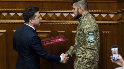 Доброволец «Правого сектора» получил звание Героя Украины