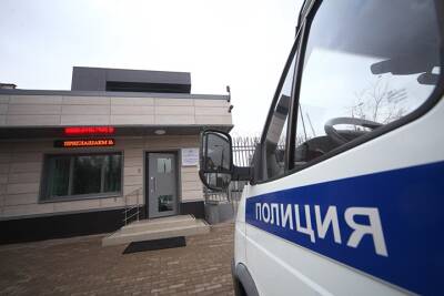 Лишенный штанов в отделе полиции петербуржец получит компенсацию почти в 40 тысяч рублей