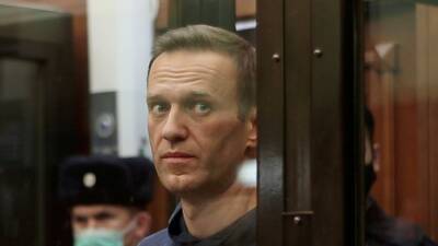 Суд признал законным дело против Навального о неуважении к суду