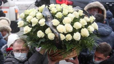 Видео: как выглядит могила Александра Градского после похорон